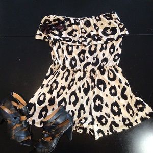 Cream & Black Printed Sleeveless Romper Size: L